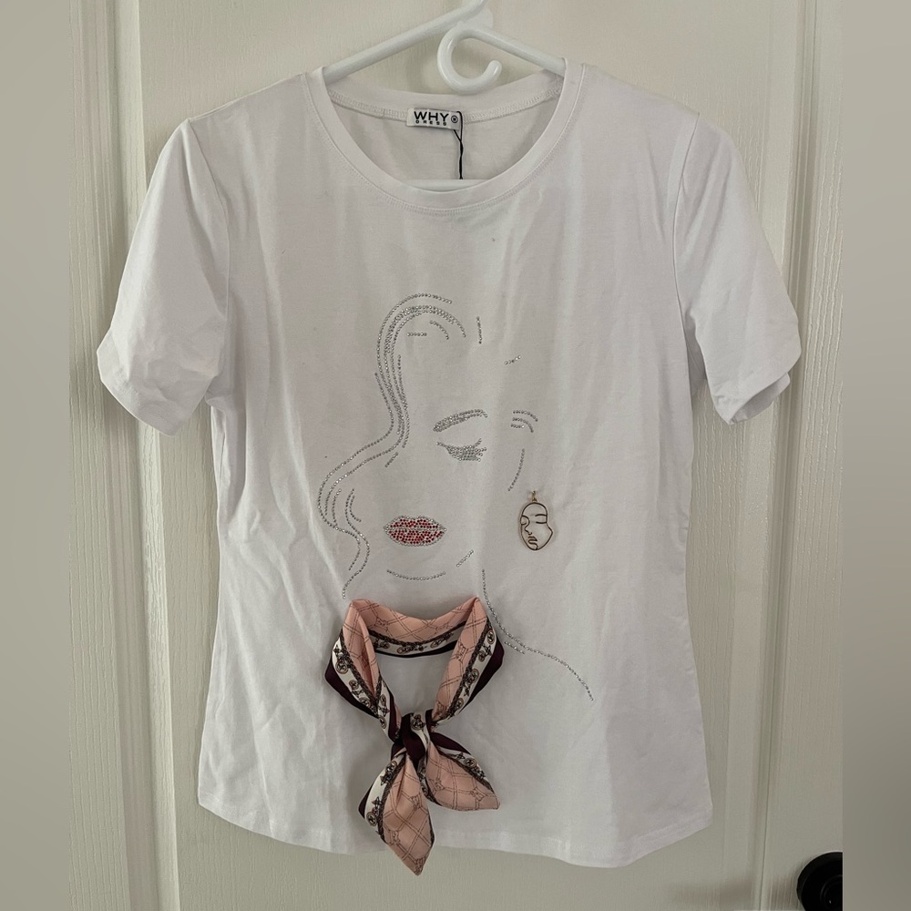 BRAND NEW TOP